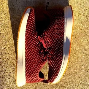 No bull crimson mesh runner